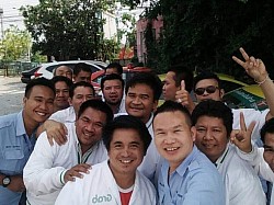 ศูนย์แท็กซี่บ้านบึง บริการรถแท็กซี่ไปบ้านบึง แท็กซี่รับส่งบ้านบึง เรียกแท็กซี่บ้านยึง เหมาแท็กซี่บ้านบึง จองแท็กซี่บ้านบึง แท็กซี่ไปกรุงเทพฯ แท็กซี่ไปสนามบินสุวรรณภูมิ แท็กซี่ไปสนามบินดอนเมือง แท็กซี่ไปต่างจังหวัด เบอร์โทรแท็กซี่ โทร.โทร.0966945526 รับและส่งทุกพื้นที่ทั่วไทย