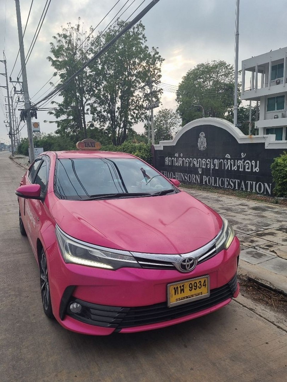 บริการรถแท็กซี่ไปฉะเชิงเทรา เหมา จอง จ้าง รถแท็กซี่จากฉะเชิงเทราเข้ากรุงเทพฯ รับ-ส่งสนามบินสุวรรณภูมิ สนามบินดอนเมือง และไปต่างจังหวัดทุกพื้นที่ โทร.0966945526