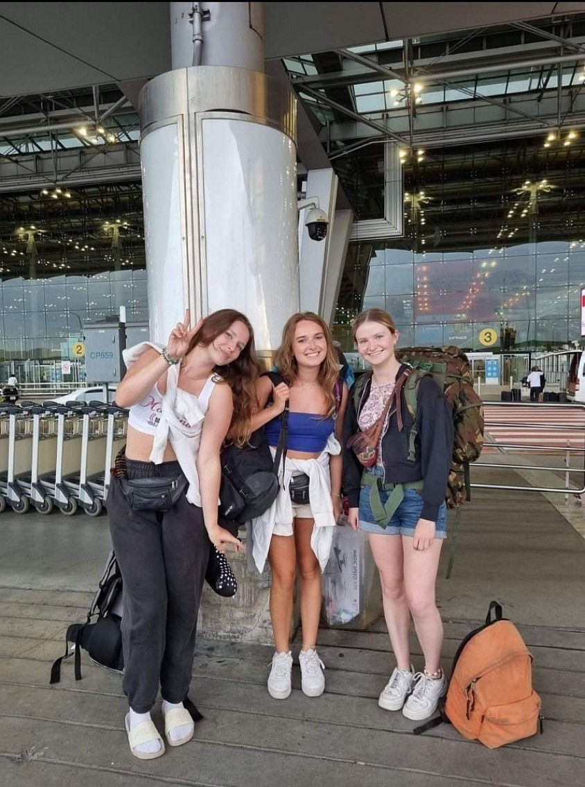 แท็กซี่สุพรรณบุรี รับส่งกรุงเทพฯ สนามบิน และต่างจังหวัด | Vit Transport